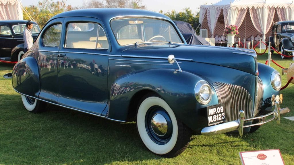 View of bonnet, fenders and other details on the front side of the Lincoln Zephyr 1941, Photo Credit: Karl Bhote