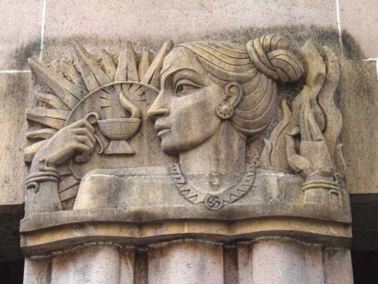 View of relief work detail on the front facade of New India Assurance building; Source: Art Deco Mumbai.