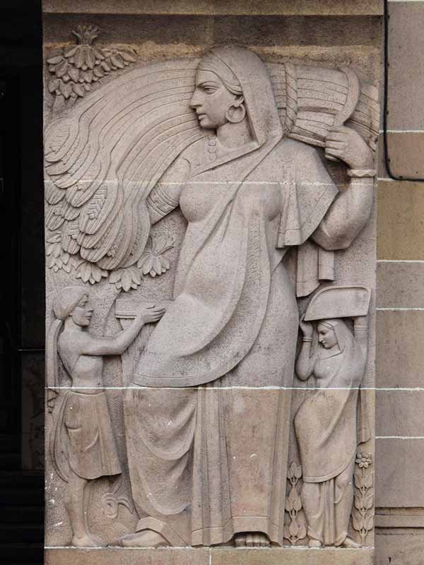 View of the relief work seen along the entrance of New India Assurance building; Source: Art Deco Mumbai.