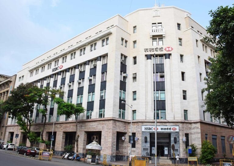 HSBC Bank building, designed by Ditchburn, Mistri & Bhedwar in association with J. A. Ritchie and L. Palfi. Source: Art Deco Mumbai Trust